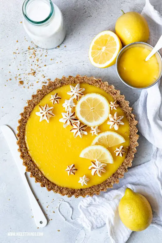 Zitronentarte vegan Zitronen Tarte Rezept kalorienarm Diät abnehmen Clean Eating #zitronentarte #vegan #zitronen #tarte #gesundbacken #veganbacken #gesund #cleaneating #abnehmen #lemontart